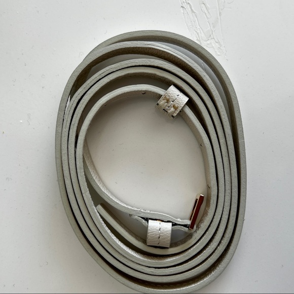 CHARLOTTE OLYMPIA
Feline metallic printed textured-leather clutch - Picture 8 of 12